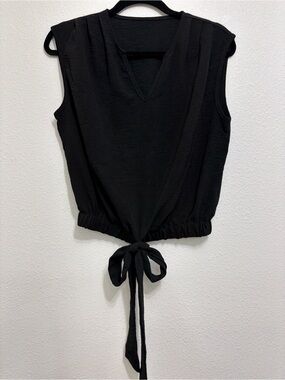 SHEIN Black Sleeveless V-Neck Tie-Hem Tank Top